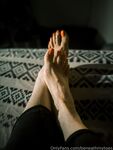Beneathmytoes Onlyfans pictures 3