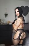 Miss Crude  Onlyfans pictures