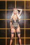 Blondie Bombshell Onlyfans pictures