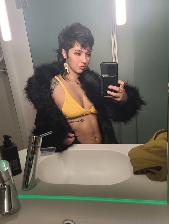 Electra Santiago Onlyfans pictures