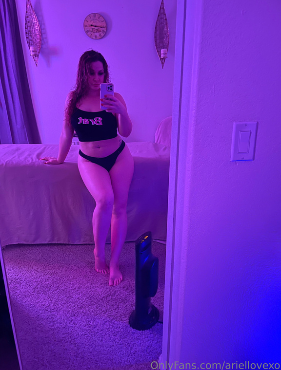 Ariel Love Onlyfans pictures 2