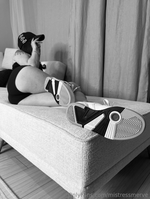 Mistress Merve Onlyfans pictures 2