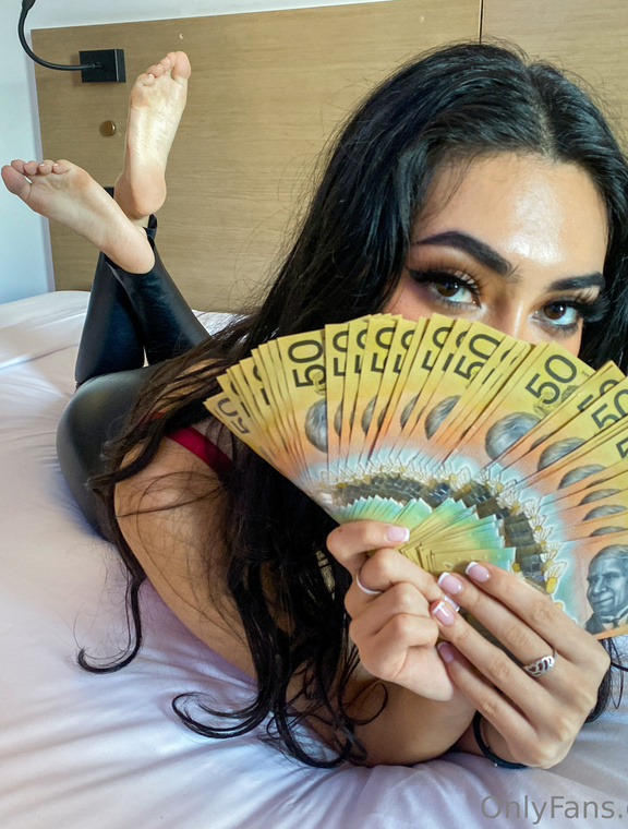 Goddess Kinkerbell Onlyfans pictures 2