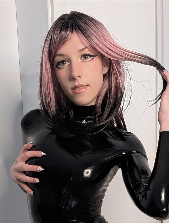 Miss Lilith Onlyfans pictures 2