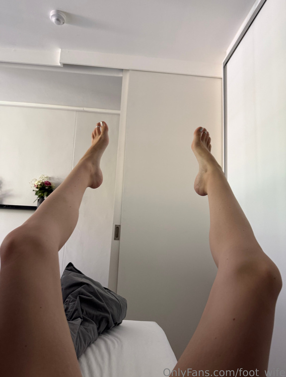 Footwife Onlyfans pictures 3