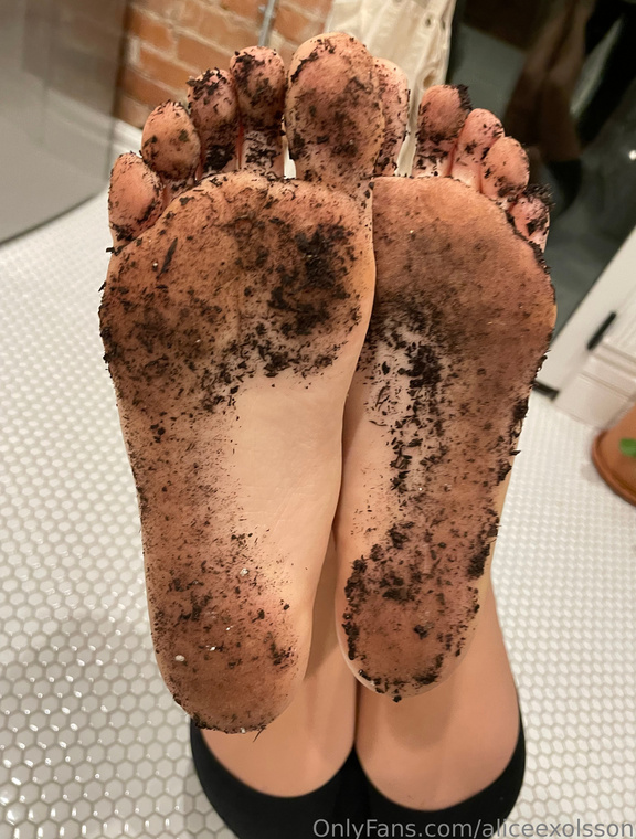 Alice Olsson Onlyfans pictures