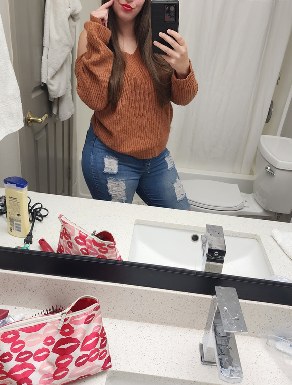 Lisa ASMR Onlyfans pictures 2