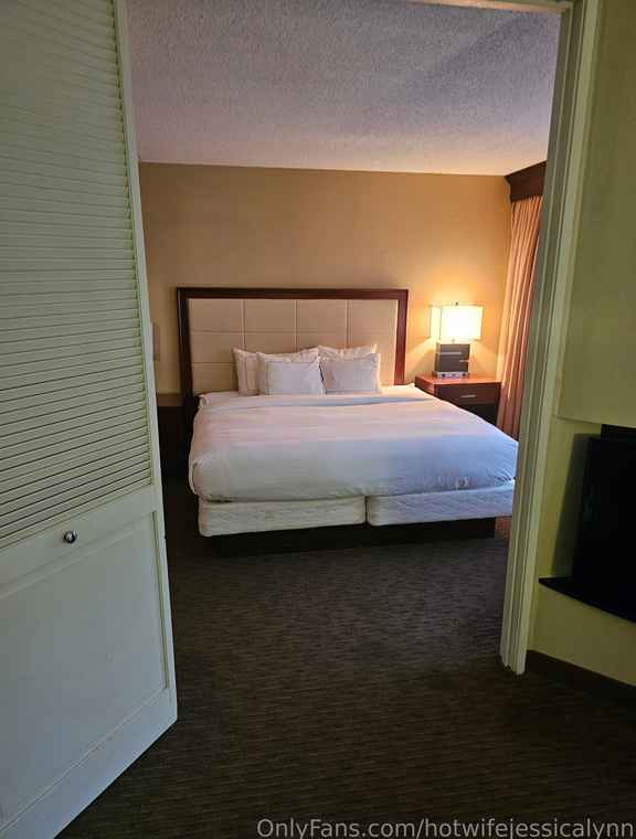 HotwifeJessicaLynn Onlyfans pictures 2