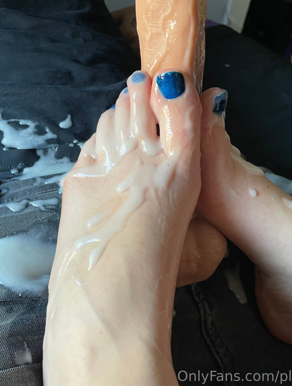 Please tread on me Onlyfans pictures