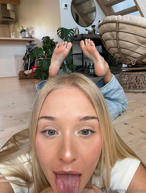 Goddess Kaylee Onlyfans pictures 6