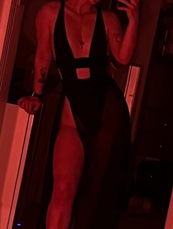 ElviraAfterDark Onlyfans pictures
