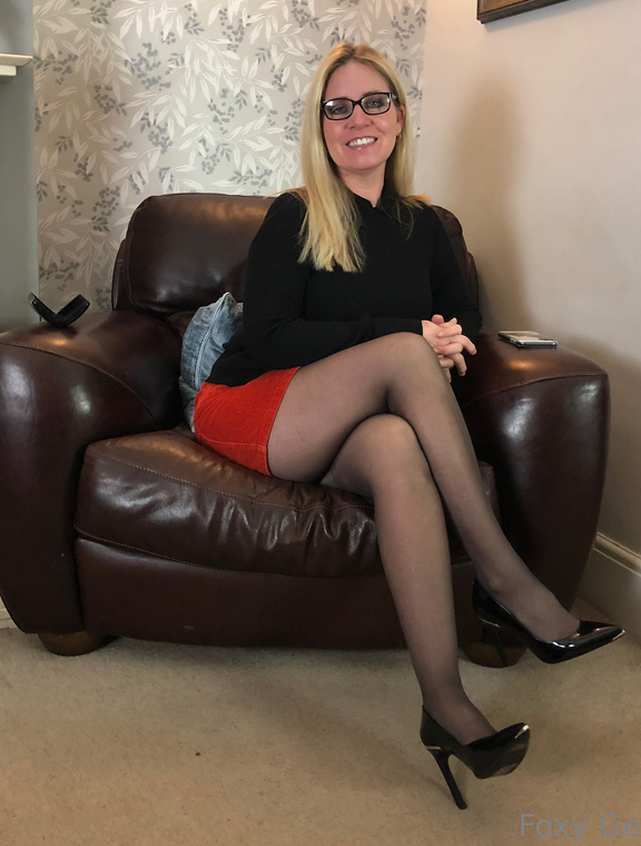 Foxy Geek Girl Onlyfans pictures 2