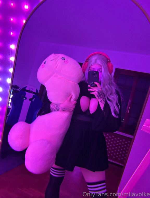 Mila Volker Onlyfans pictures