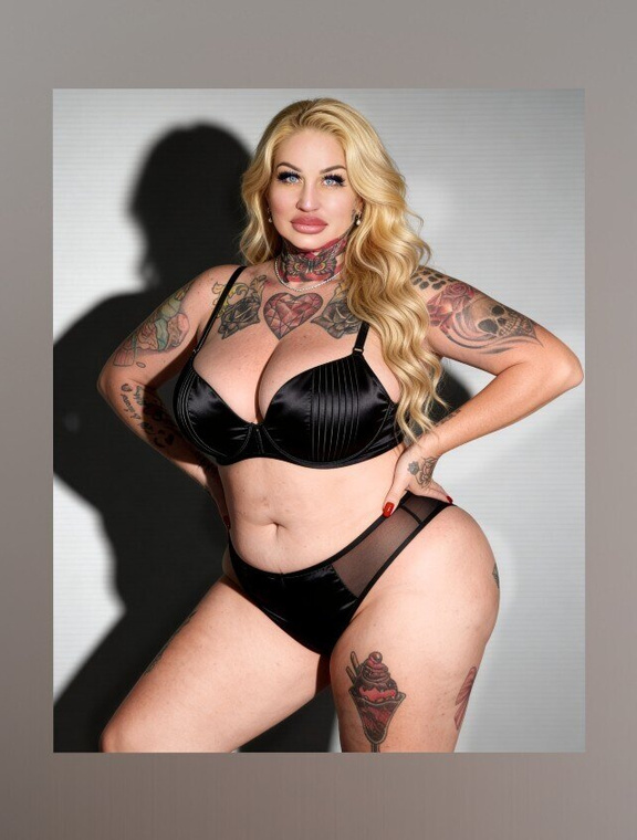Summer lyn Bombshell Onlyfans pictures