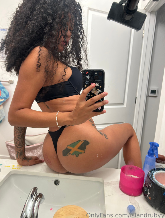 Luh Ru Onlyfans pictures