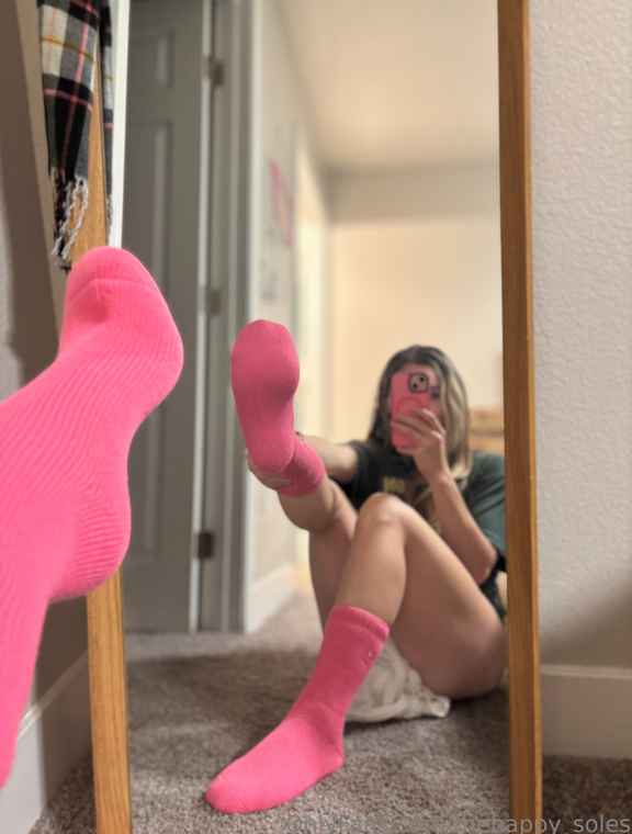Thehappy_soles Onlyfans pictures 2