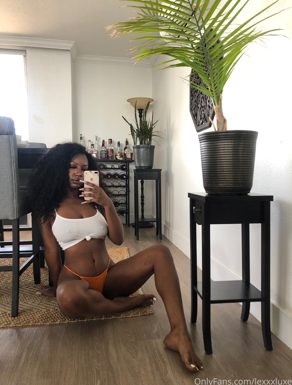 Thelickmesoftly Onlyfans pictures